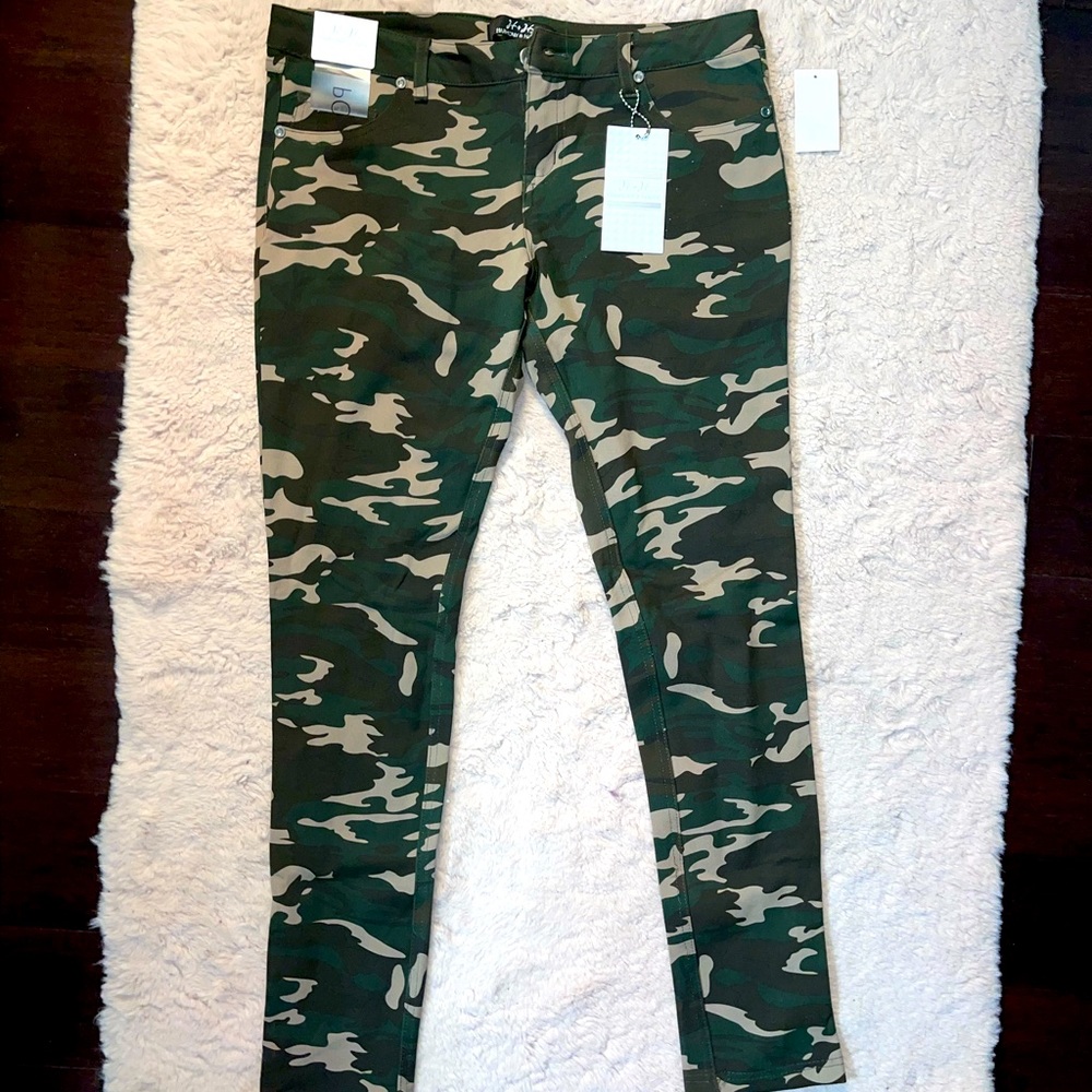 Camouflage Print Jeggings 👖